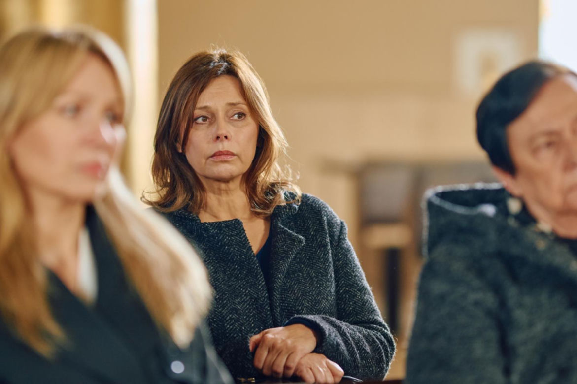 Na Wspólnej, odc. 4268. Żaneta (Anna Guzik), Helena (Małgorzata Peczyńska), Weronika (Renata Dancewicz)