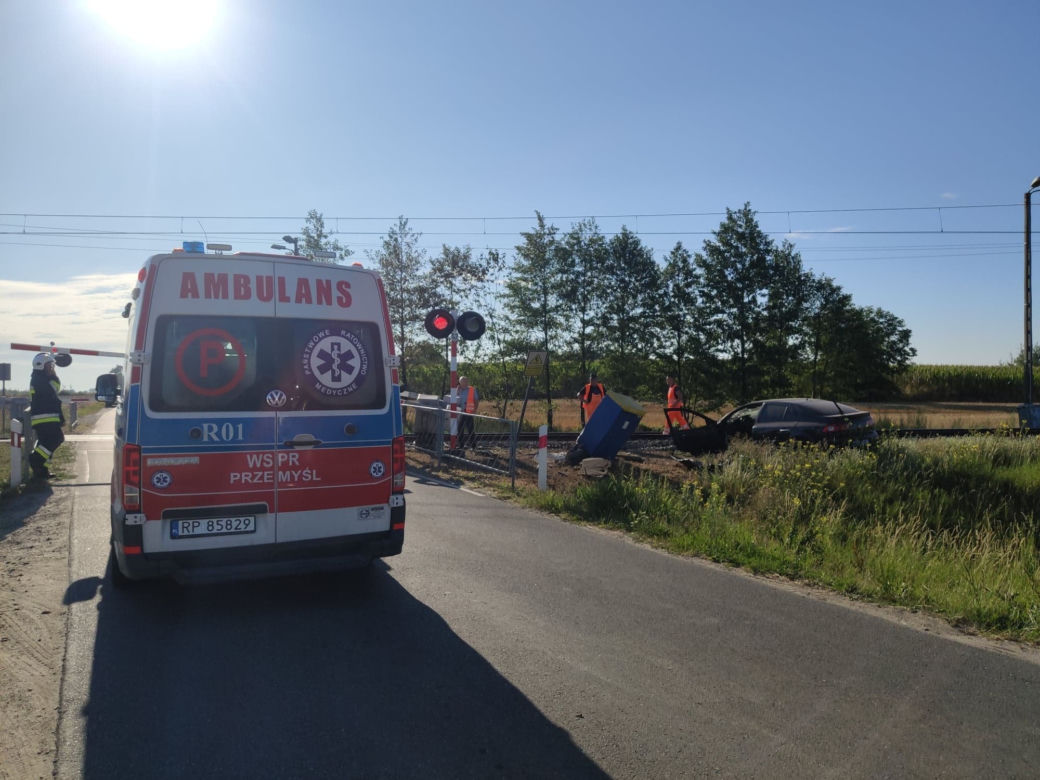  Zderzenie pociągu z samochodem w Gorliczynie [GALERIA]