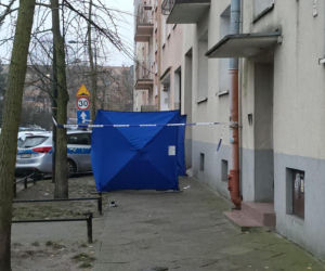 Tragedia w Warszawie. Wyszedł na oblodzony balkon, poślizgnął się i spadł. Nie żyje