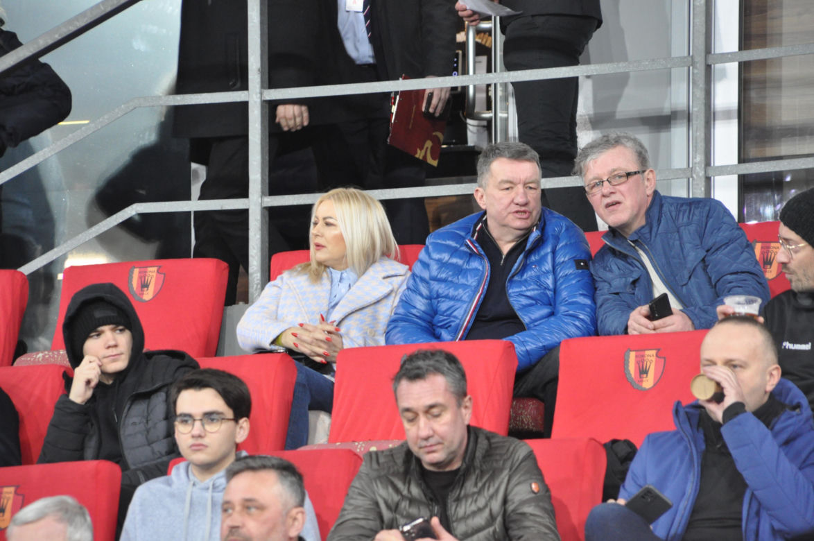 Korona Kielce - Legia Warszawa. Zdjęcia kibiców na Suzuki Arenie