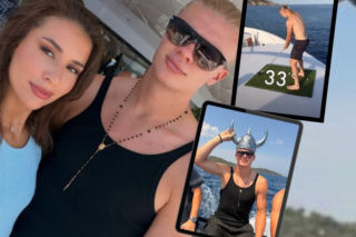 Erling Haaland byczy się pod St. Tropez w ramionach piękności. Gra w golfa na jachcie i robi za DJ-a