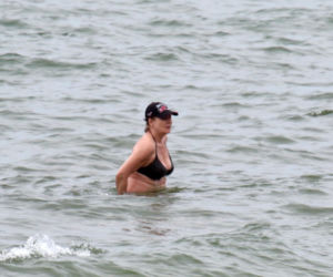 Boska Szapołowska, aktorka na plaży