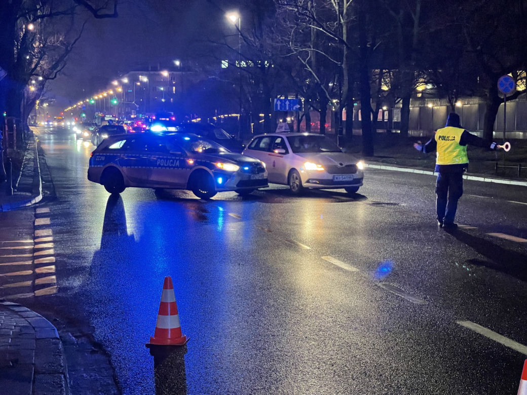Potrącenie na przejściu w centrum. Pieszy w stanie krytycznym