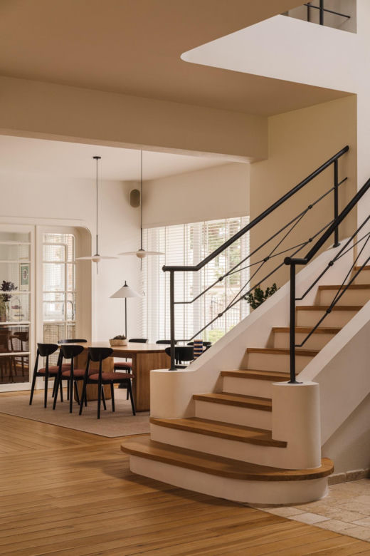 Eleganckie wnętrze w ciepłych barwach. Nowy projekt wnętrz od architektki Hanny Pietras