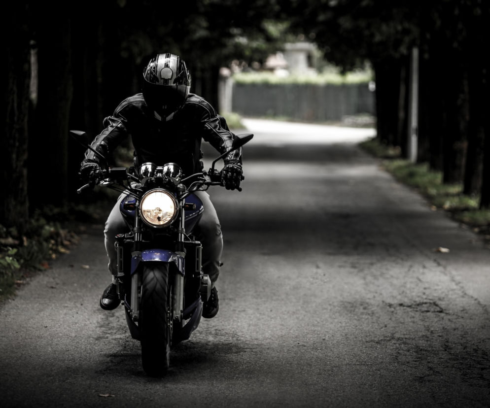 Katowice: Motocyklista potrącił mężczyznę. Uciekł... zostawiając na miejscu motocykl