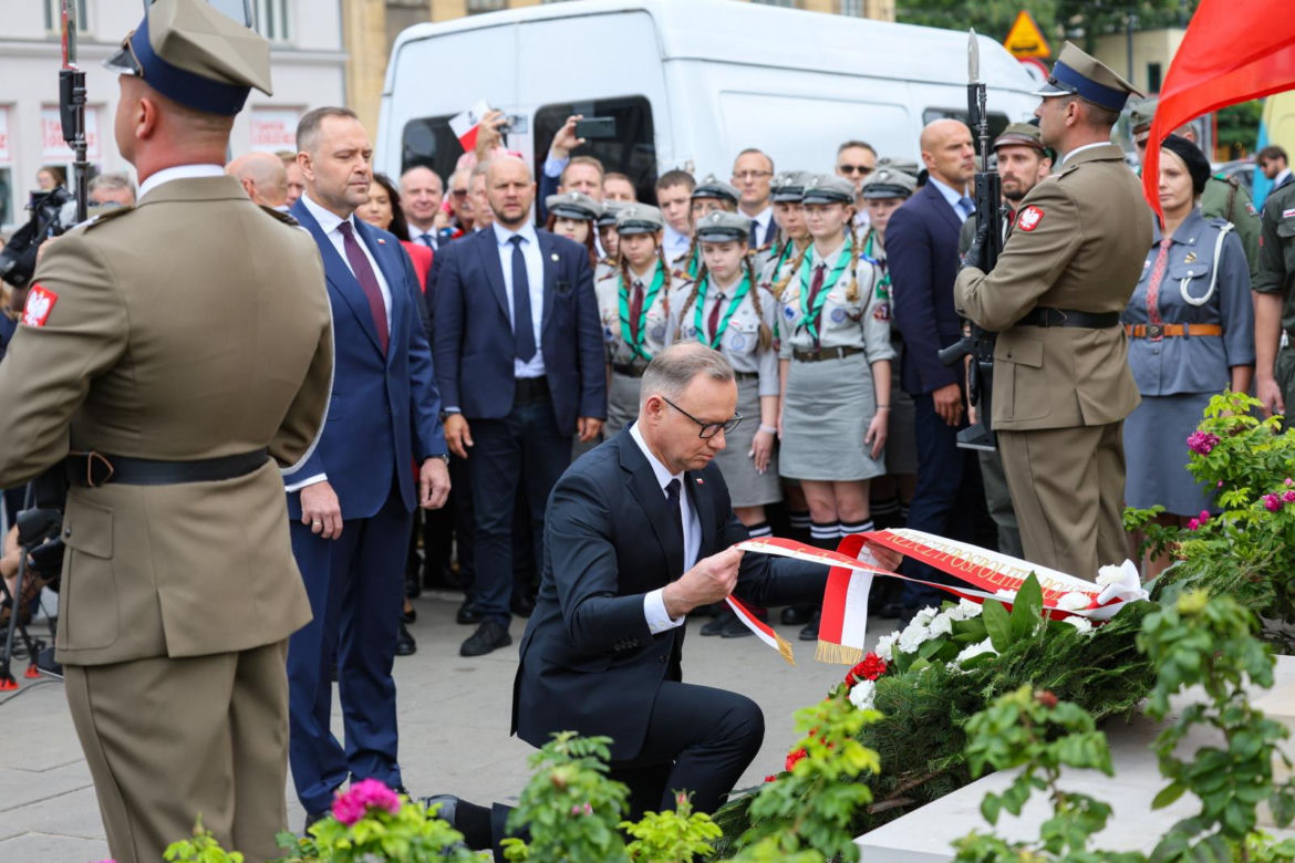 Prezydenci Duda i Nawrocki wzięli udział w uroczystości upamiętniającej ofiary Rzezi Woli