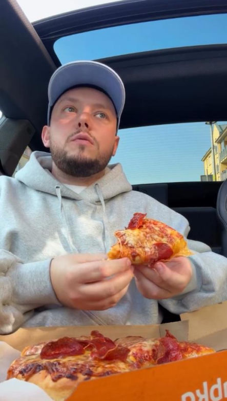 Książulo tłumaczy się z pizzy