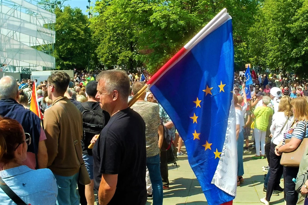 Manifestacja 4 czerwca na placu Solidarności w Szczecinie