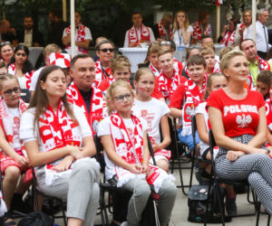 Para prezydencka ogląda mazc Polska - Senegal