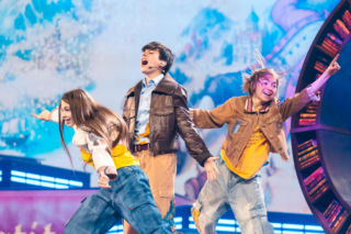 Ma dopiero 14 lat, a doświadczenia może pozazdrościć mu niejeden artysta. To faworyt Eurowizji Junior 2025!