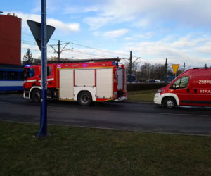 Dramatyczny wypadek w Krakowie. Tramwaj zderzył się z autobusem, są ranni