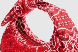 Tę torebkę będą znać wszyscy. Baby Brooklyn Bag - świeże spojrzenie na akcesoria Levi’s®  w sezonie Wiosna/Lato 2026