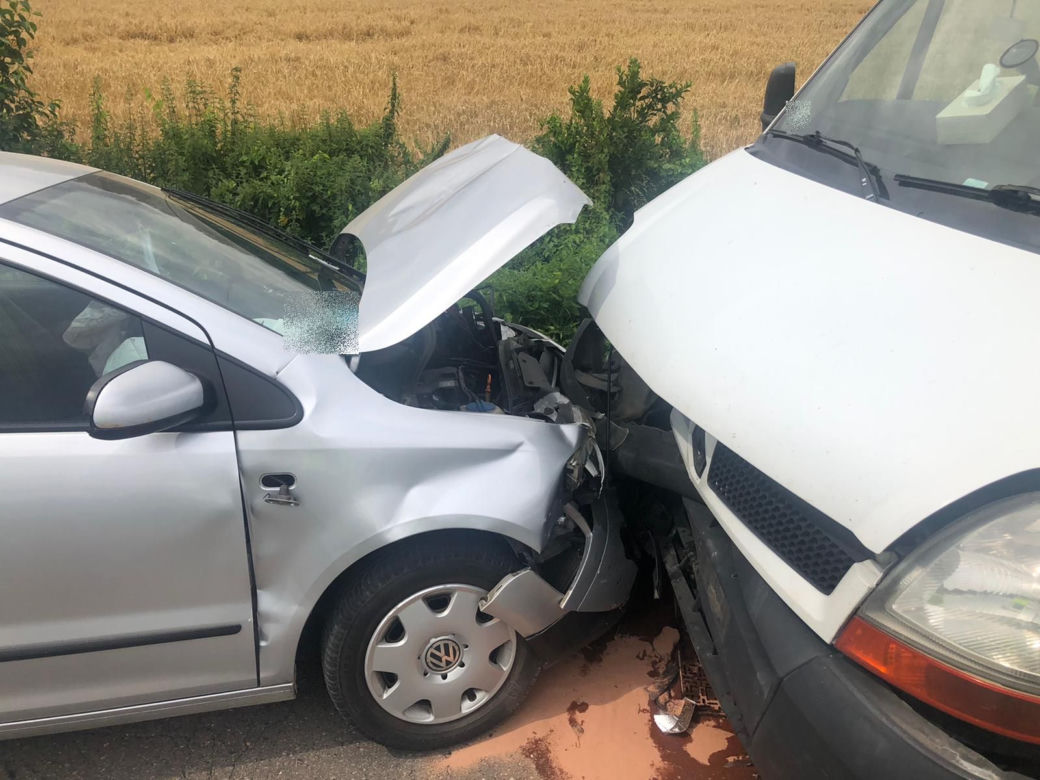 Pierszyce: 77-letni kierowca volkswagena doprowadził do zderzenia z ciężarówką 