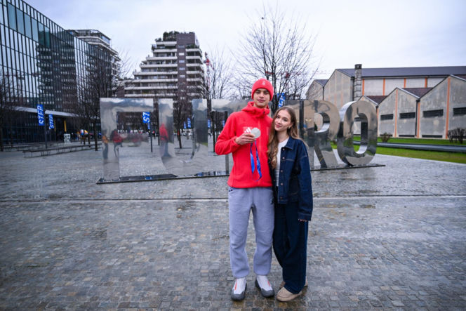 Semirunniy z dziewczyną