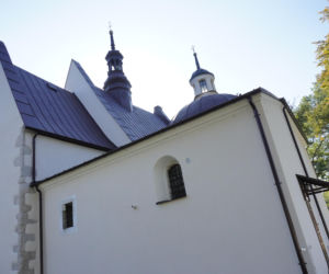 Ta mała wieś skrywa niezwykłą historię. Świątynia stoi tu od 1362 roku