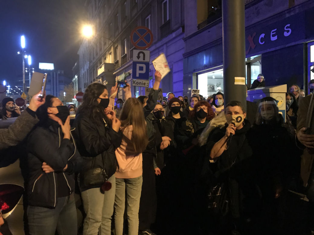 Protest kobiet w Katowicach. Tłumy strajkują przeciwko zakazowi aborcji