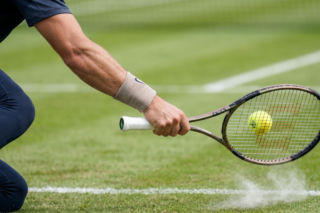 Turniej ATP w Londynie. Zobacz jak zagrał Polak po powrocie na kort