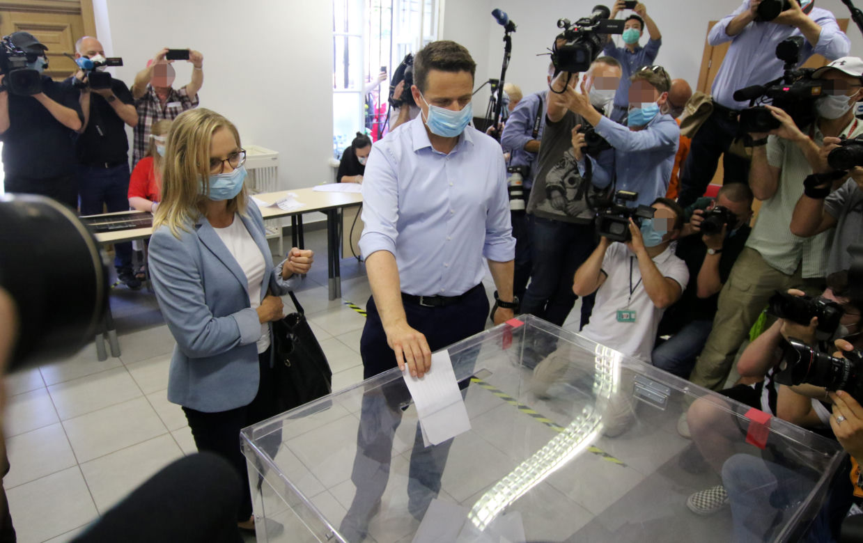Wybory 2020 Rafał Trzaskowski i żona oddali głosy