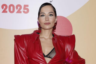 Mery Spolsky ZASZALAŁA na ściance. Wyrazisty dekolt to początek odważnej stylizacji 