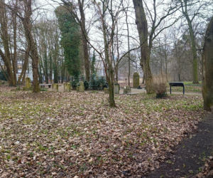 Wandalizm w lapidarium