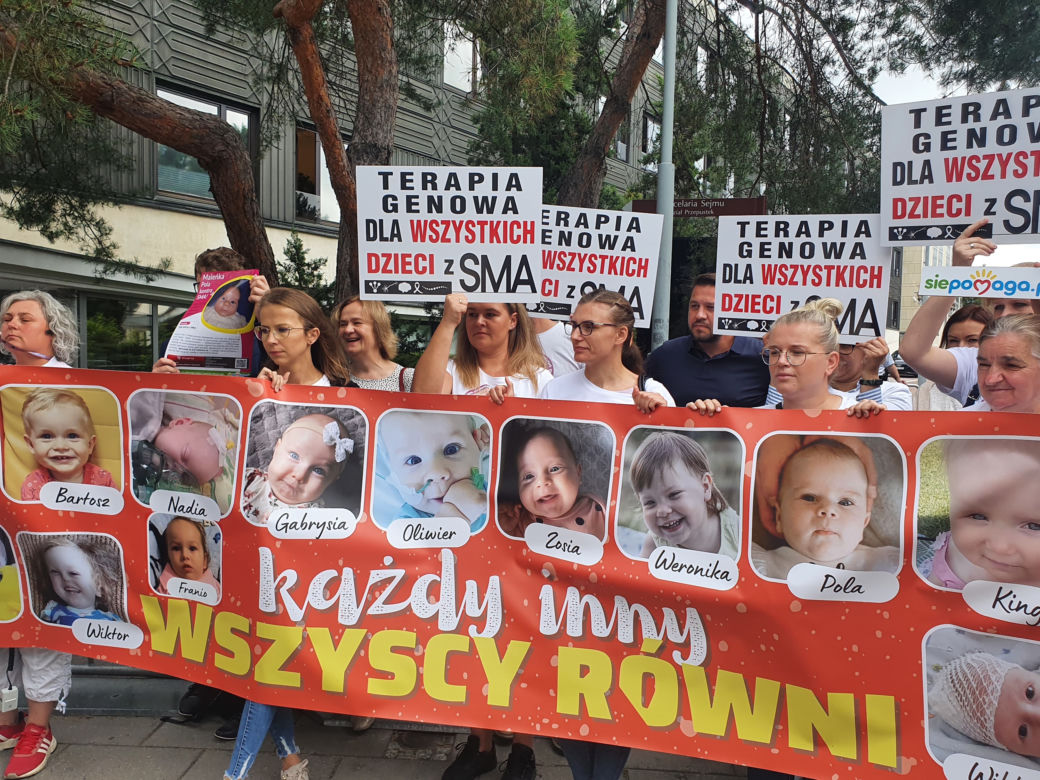 Manifestacja rodziców dzieci cierpiących na SMA
