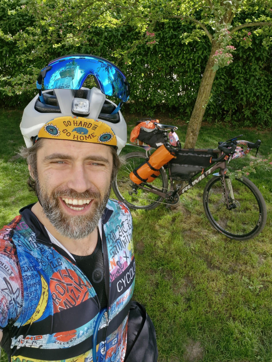 Kamil Lemieszewski: Znany aktor pedałował w majówkę ponad 300 km, żeby pomóc dzieciakom!