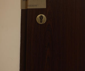 Nożem zaatakował kobietę w mieszkaniu na Śródmieściu. Trafił do szpitala psychiatrycznego