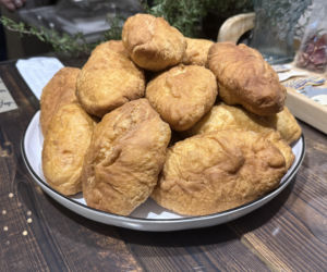 Pączek z paprykarzem kamieńskim