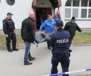 Nastoletni Gracjan zadźgał Czesię i Stanisława? Mieszkańcy w szoku: „To była bardzo spokojna rodzina”