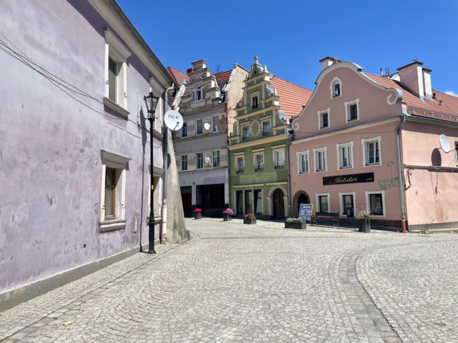 Kłodzko - kamieniczki przy Nysie Kłodzkiej