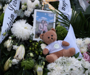 Mama i córka spoczęły w jednym grobie.