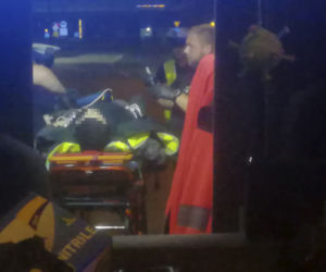 Policjant na noszach. Motocykl w rozsypce. Szokująca nocna akcja mundurowych!