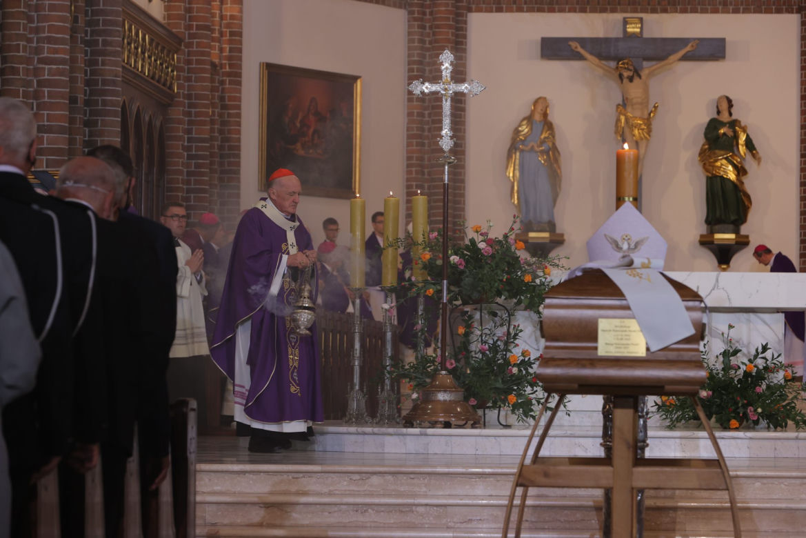 Pogrzeb abp Henryka Hosera