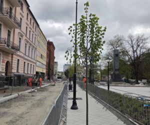 Nowe oblicze placu Wolności. Kwiaciarnie już zamontowane, koniec prac coraz bliżej