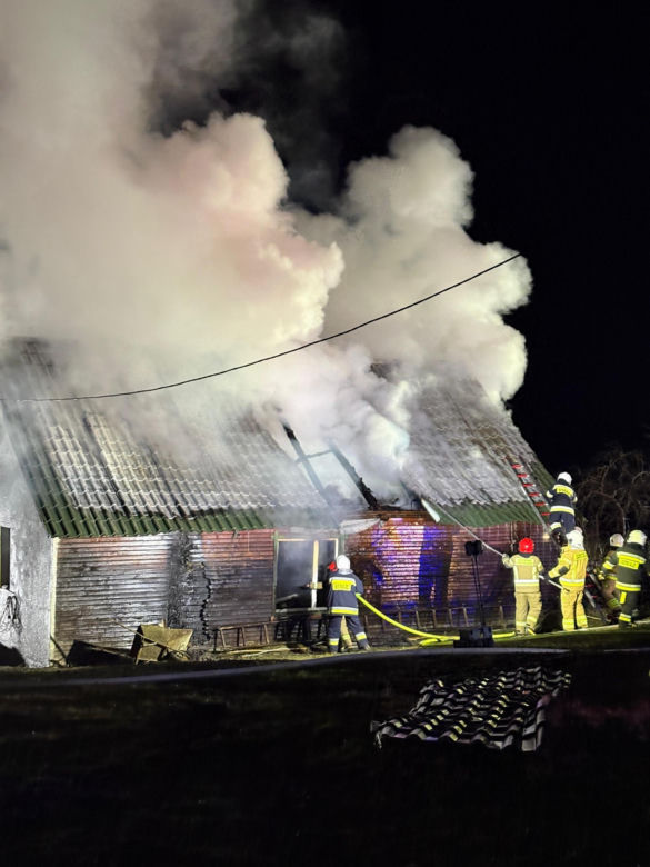 Pożar w Wigilię zabrał im dach nad głową. Trwa zbiórka na kontener mieszkalny dla pana Kazimierza i jego żony