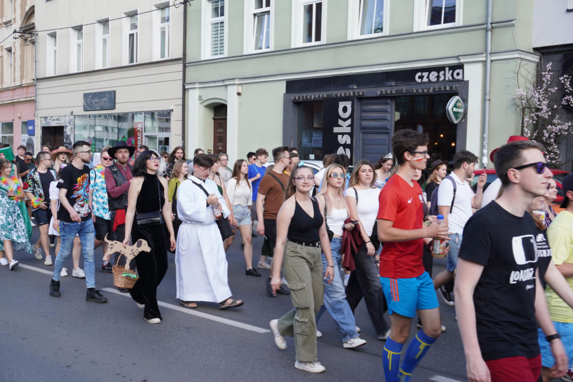 Igry 2024. Barwny korowód studentów przeszedł ulicami Gliwic