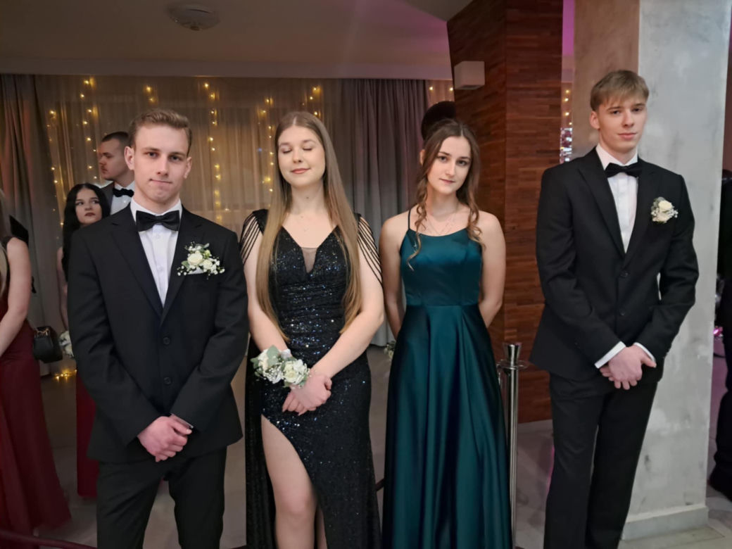Studniówka 2026 maturzystów ZSTM w Skarżysku-Kamiennej