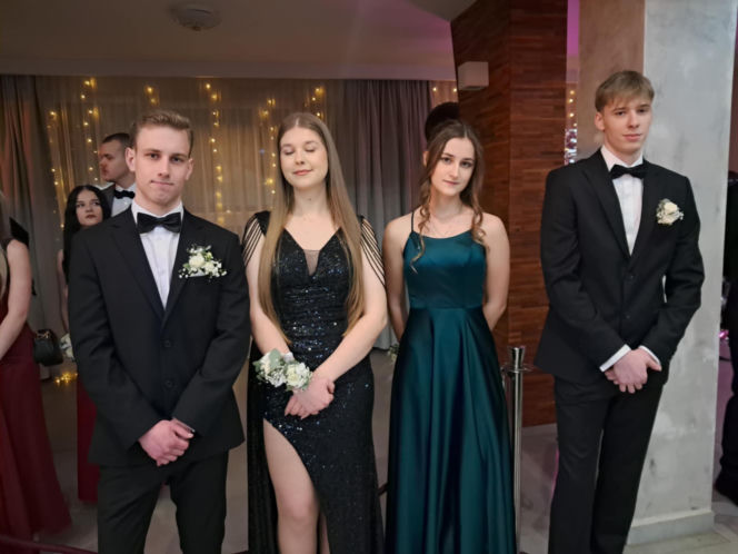 Studniówka 2026 maturzystów ZSTM w Skarżysku-Kamiennej