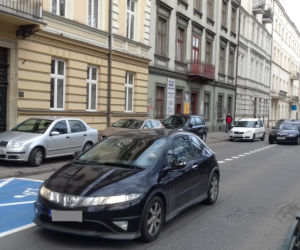 Kraków: Urzędnicy zabrali jeden pas na Dietla i zrobili tam... parking