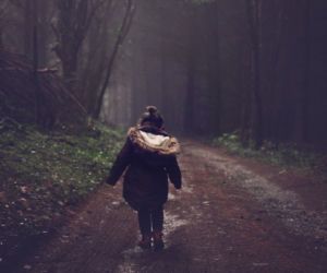 Niewinny wypadek ujawnił dramat! Sześciolatka wołała o pomoc sygnałem SOS