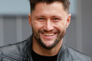 Piotr Mróz nie dostaje ról, bo jest wierzący? Show-biznes nazwał rynsztokiem. Nie sprzedam duszy diabłu, żeby się komuś przypodobać