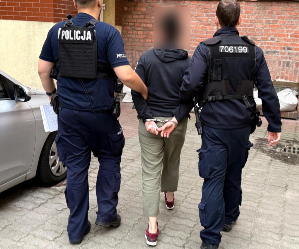 Awantura przed blokiem. 49-latek zginął od ciosów nożem! Para w areszcie