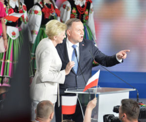 Wybory 2020. Duda gratuluje Trzaskowskiemu. Został wybuczany przez własny sztab