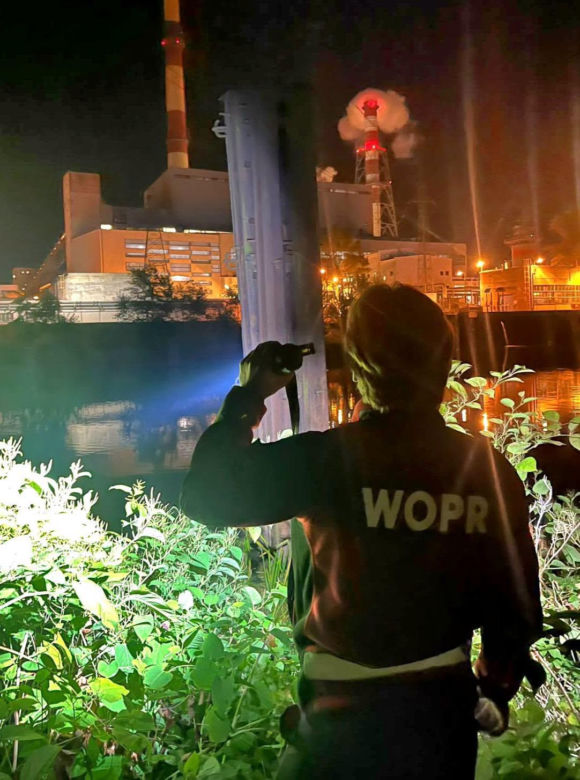 Dwie godziny wołał o pomoc na Odrze. Mężczyzna utknął na betonowej konstrukcji