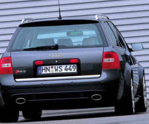 Rozbił mocne Audi RS6 Avant na płocie