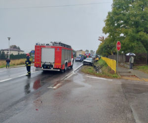 Wypadek koło Lubieni. Zderzyły się trzy auta, są poszkodowani