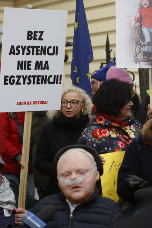 Protest osób z niepełnosprawnościami pod Kancelarią Premiera