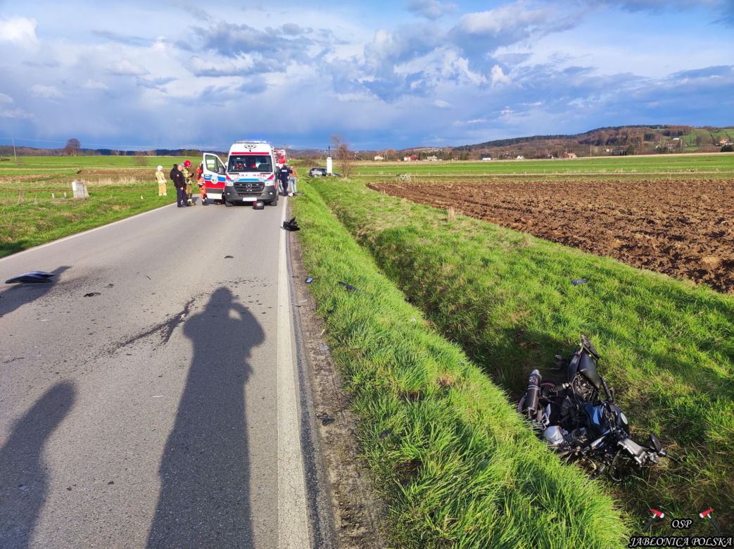 Jabłonica Polska. Wypadek motocyklisty [GALERIA]
