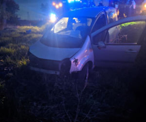Knyszyn-Zamek: Kierowca renault miał 4 promile. Skończył w rowie