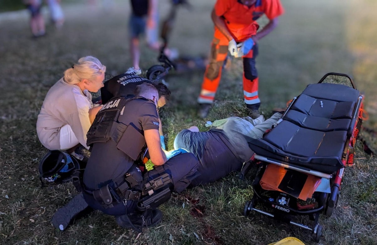 Zduńska Wola. Poważny wypadek 28-latka jadącego hulajnogą. Stracił przytomność [ZDJĘCIA]. 